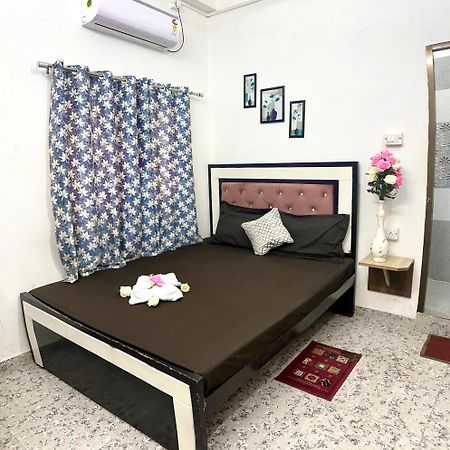 ורנאסי Shree K.B Guest House מראה חיצוני תמונה