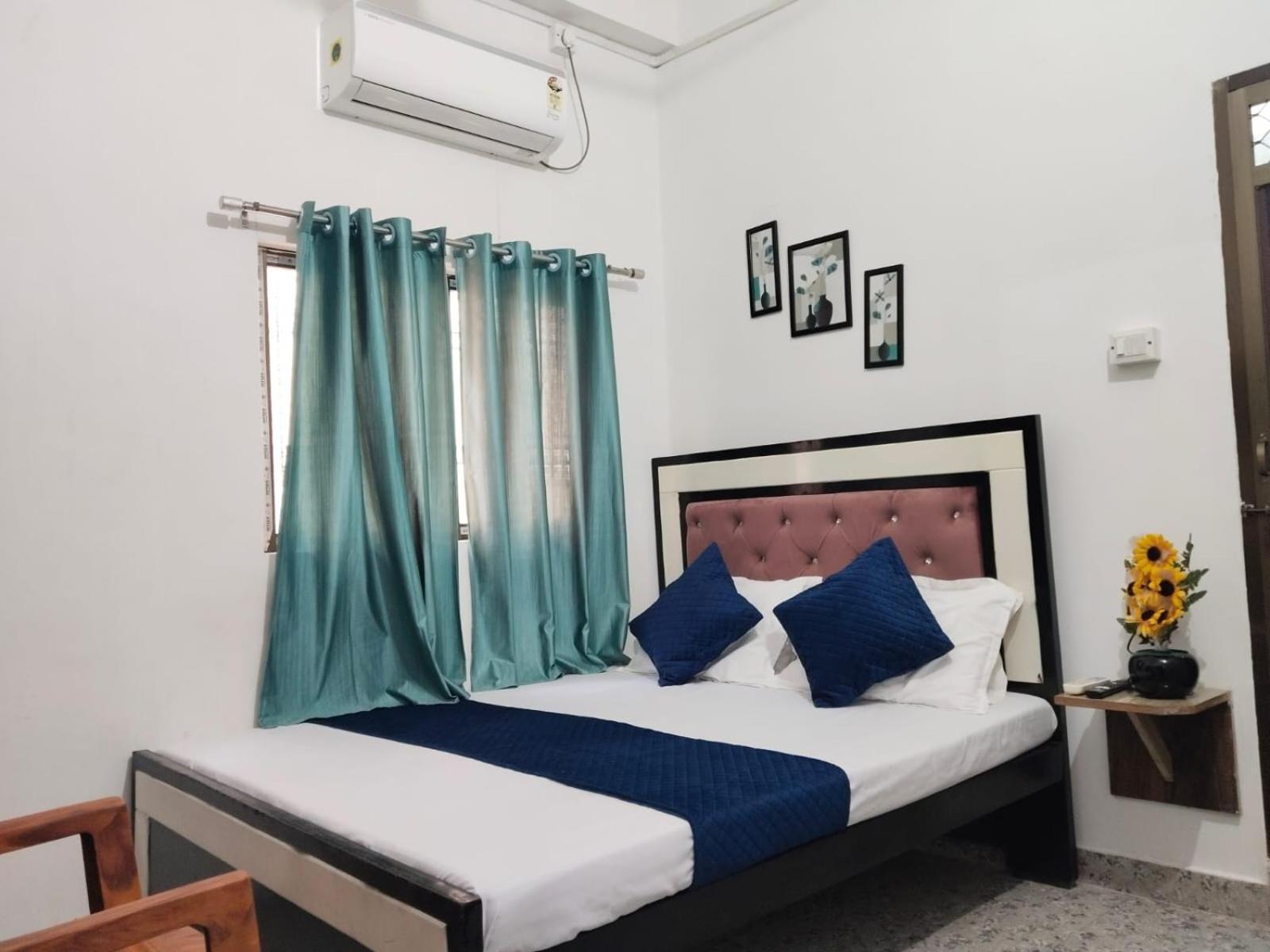ורנאסי Shree K.B Guest House מראה חיצוני תמונה