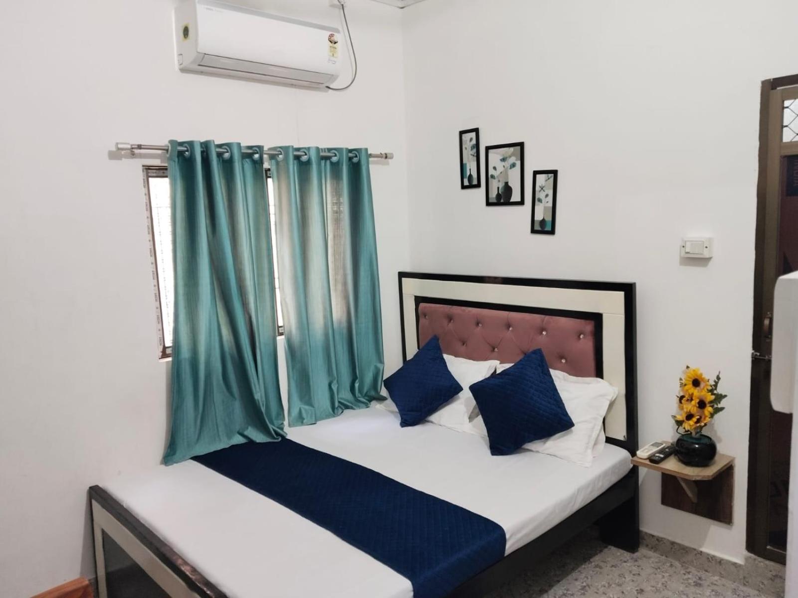 ורנאסי Shree K.B Guest House מראה חיצוני תמונה