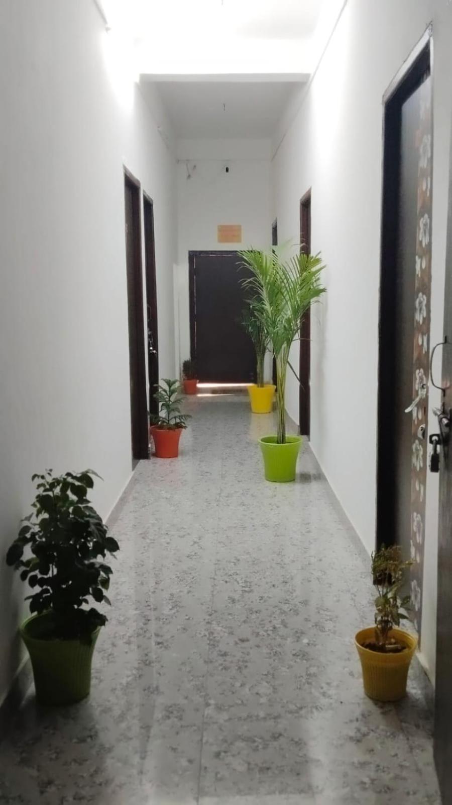 ורנאסי Shree K.B Guest House מראה חיצוני תמונה