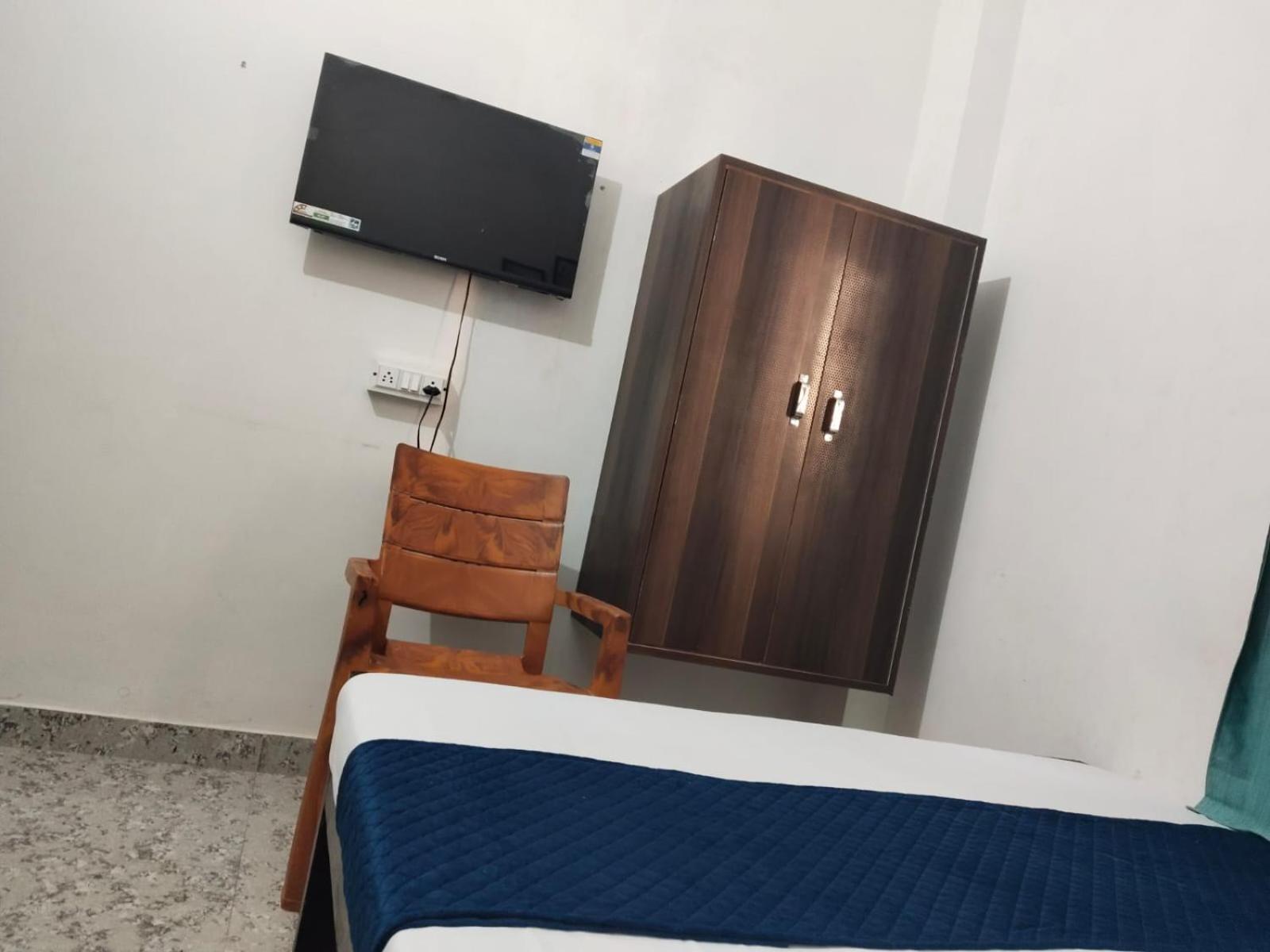 ורנאסי Shree K.B Guest House מראה חיצוני תמונה