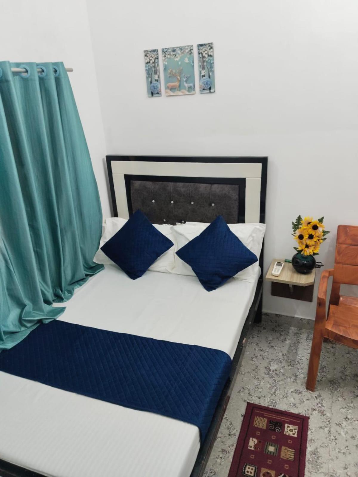 ורנאסי Shree K.B Guest House מראה חיצוני תמונה