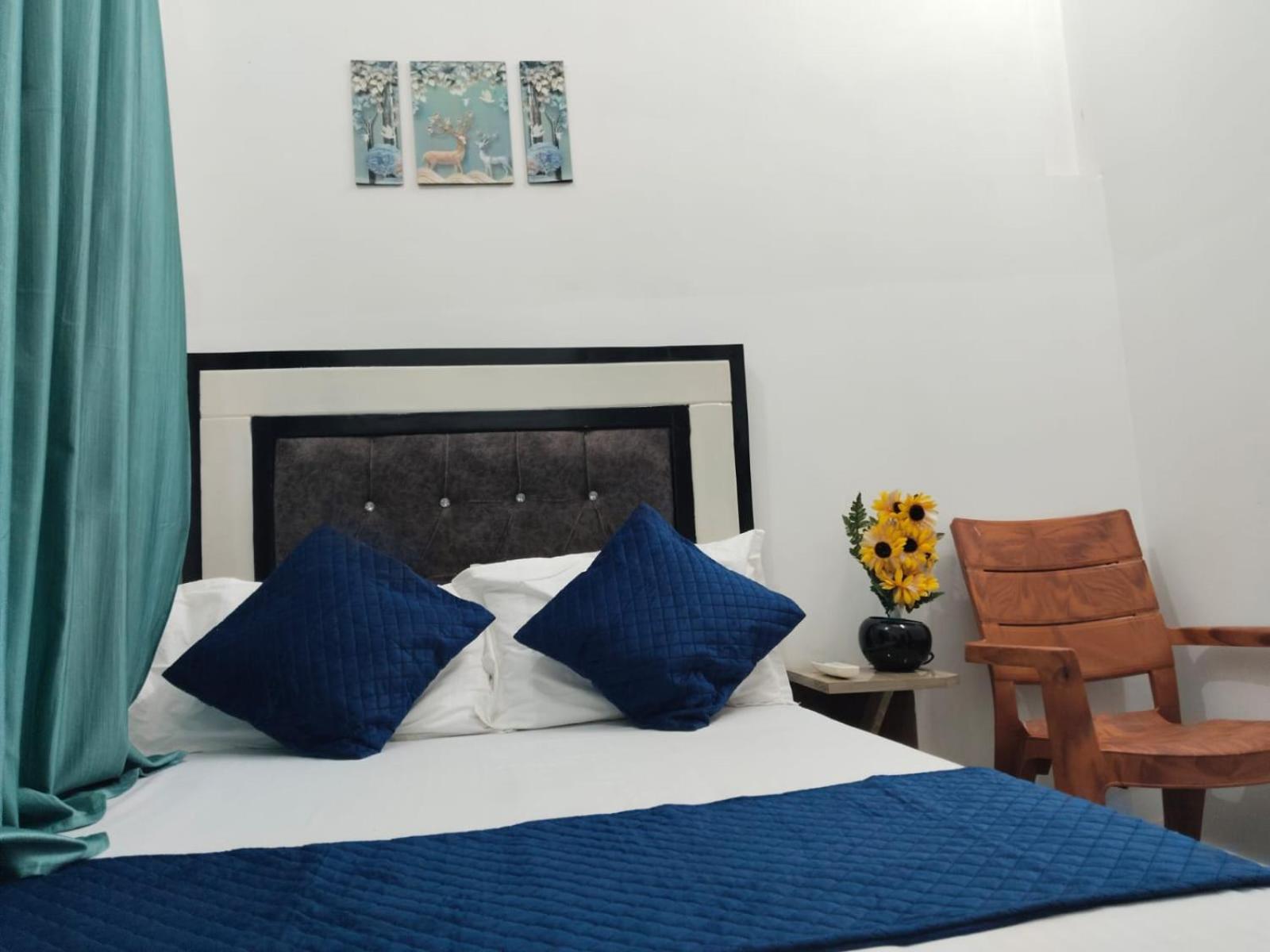 ורנאסי Shree K.B Guest House מראה חיצוני תמונה