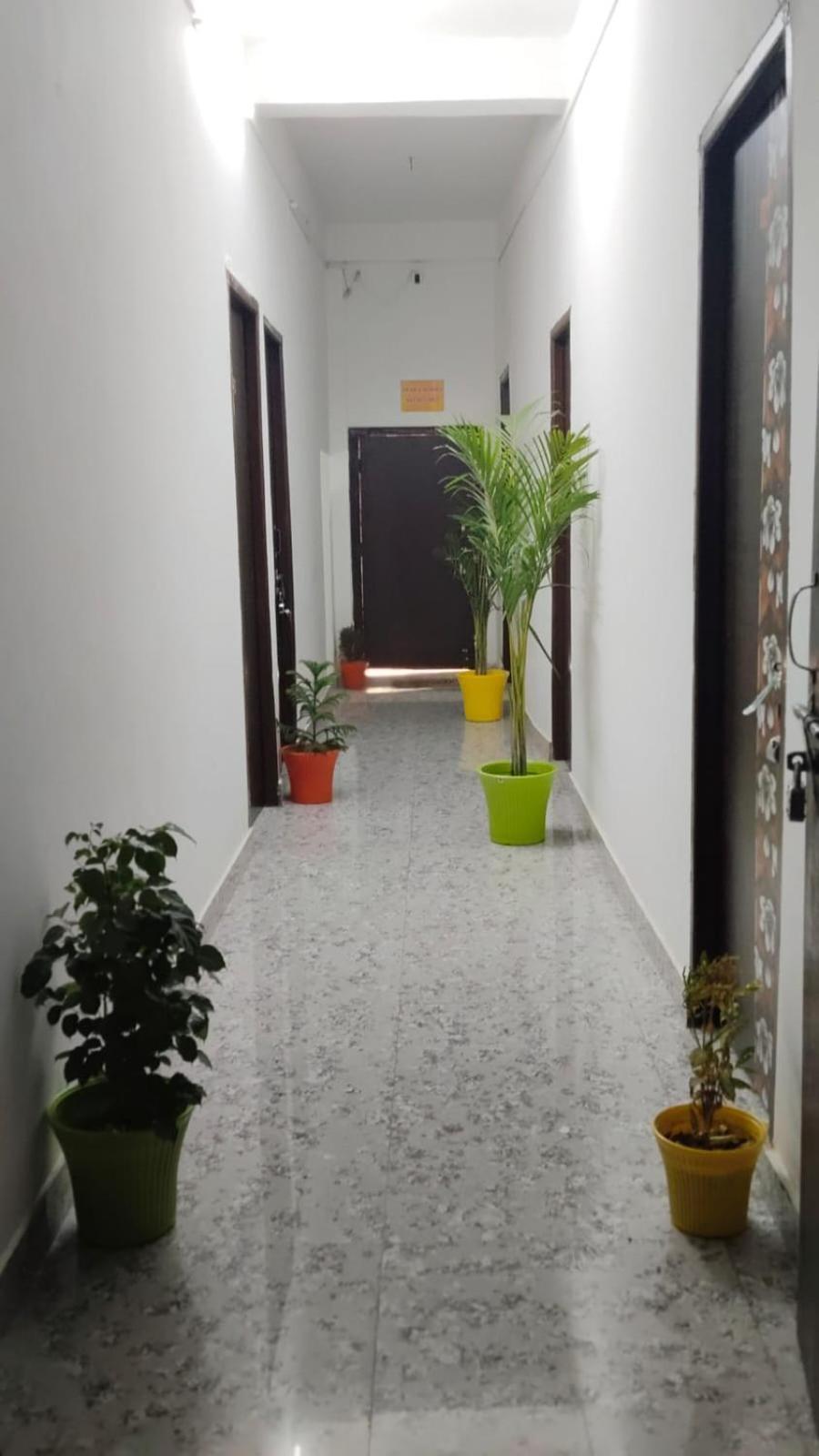 ורנאסי Shree K.B Guest House מראה חיצוני תמונה