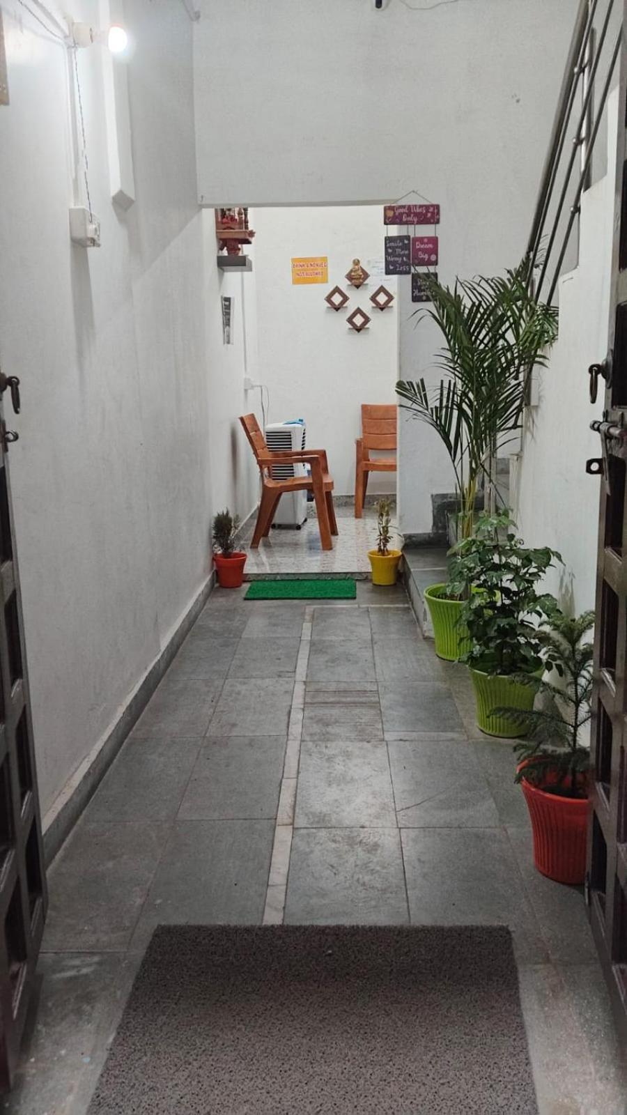 ורנאסי Shree K.B Guest House מראה חיצוני תמונה